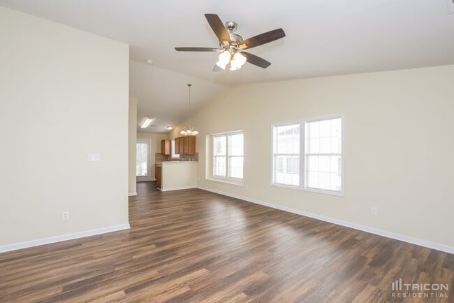 10437 Hugue Way in Charlotte, NC - Building Photo - Building Photo