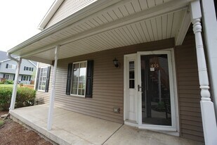 455 Village Creek Dr, Unit 22C in Lake In The Hills, IL - Building Photo