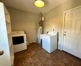1043 Tucson St in Aurora, CO - Building Photo - Building Photo