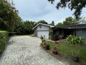 5909 Turin St in Coral Gables, FL - Building Photo - Building Photo