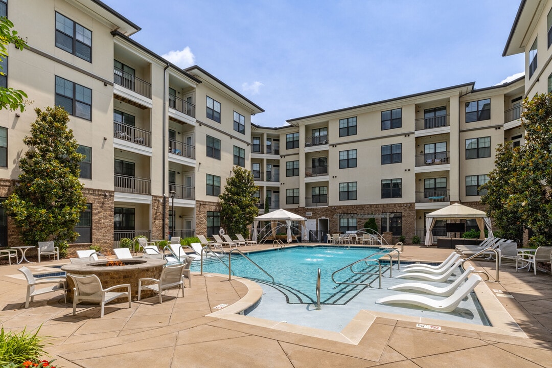 Avalon at Seven Springs in Brentwood, TN - Foto de edificio