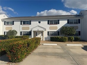 7019 Cedarhurst Dr in Ft. Myers, FL - Building Photo - Building Photo