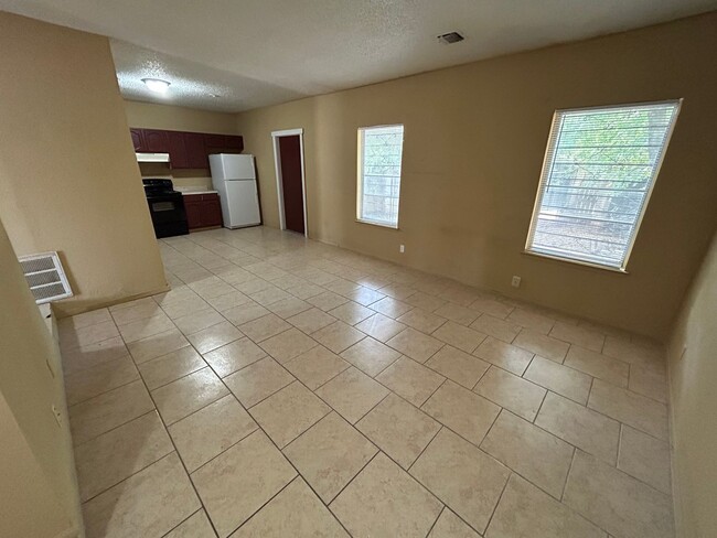 6820 Oldham Dr in San Antonio, TX - Building Photo - Building Photo