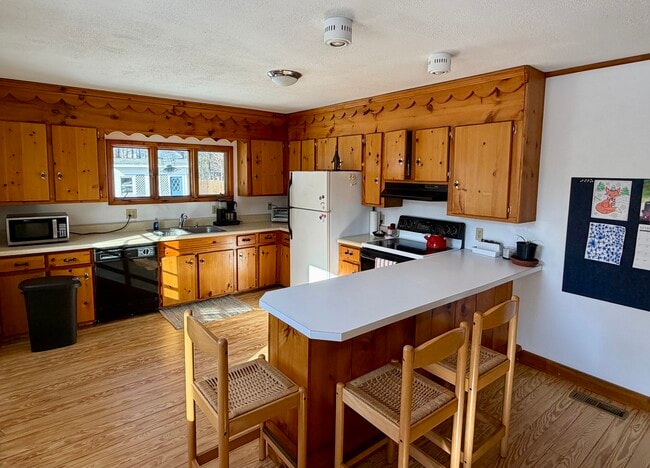 34 Boody St, Unit #2 in Brunswick, ME - Building Photo - Building Photo