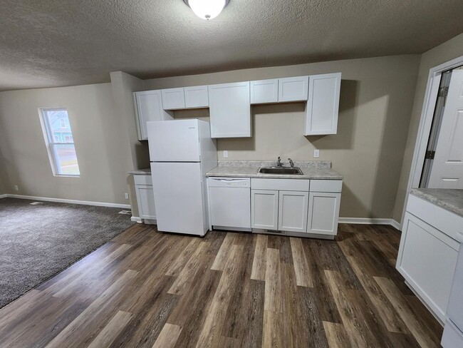 2405 Lyon St in Des Moines, IA - Building Photo - Building Photo