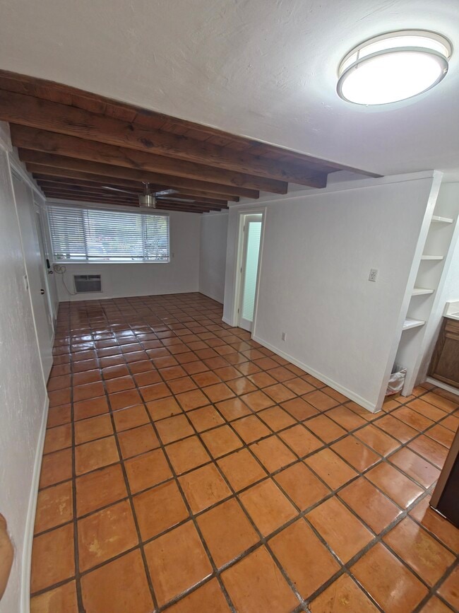 2020 NE 4th Ave in Wilton Manors, FL - Building Photo - Building Photo