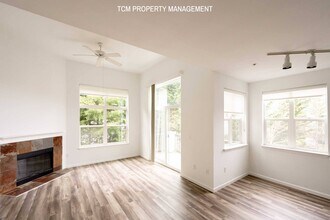 3116 164th St SW, Unit 103 in Lynnwood, WA - Building Photo - Building Photo