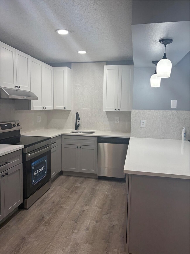 property at 5492 Courtyard Dr