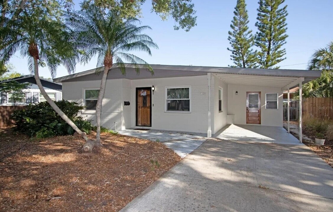 721 75th Ave N in St. Petersburg, FL - Building Photo