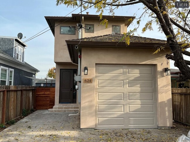 661 Hampshire Ave in Redwood City, CA - Building Photo - Building Photo