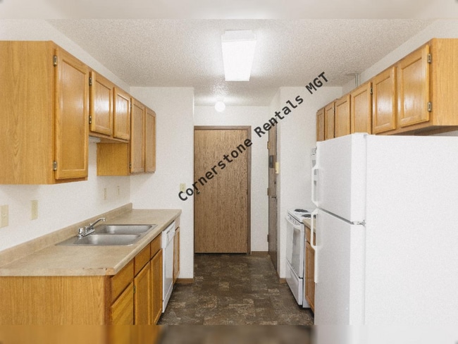 1401 12th St E