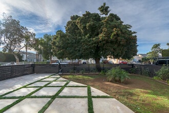 736 N Wilton Pl in Los Angeles, CA - Building Photo - Building Photo