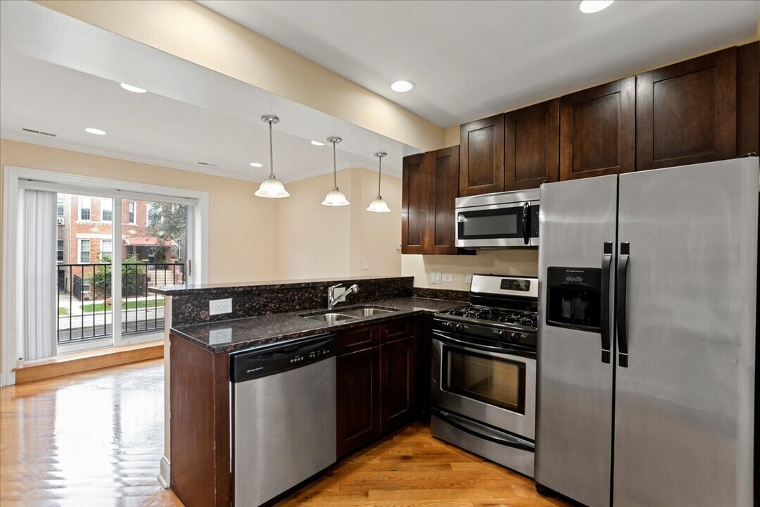 4022 N Central Park Ave in Chicago, IL - Building Photo
