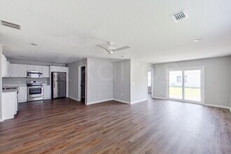 10 Camper Cir in Brunswick, GA - Building Photo - Building Photo