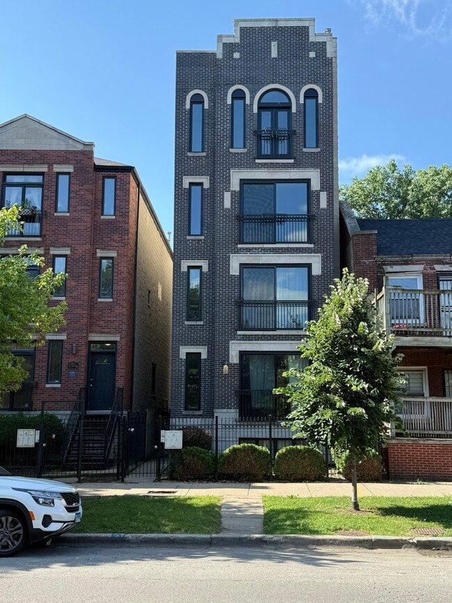 property at 3123 W Washington Blvd
