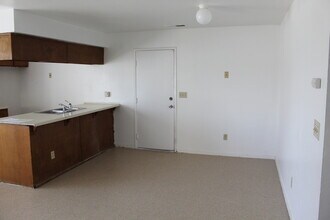 229 S F St-Unit -C in Porterville, CA - Building Photo - Building Photo