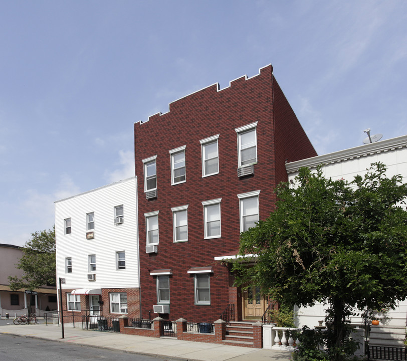 173 Ainslie St in Brooklyn, NY - Building Photo