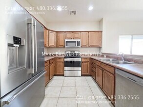 1158 E Blackfoot Daisy Dr in Queen Creek, AZ - Building Photo - Building Photo