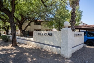 Villa Capri Apartments in Phoenix, AZ - Building Photo - Building Photo