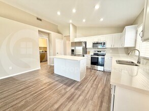 3512 S Moccasin Trail in Gilbert, AZ - Building Photo - Building Photo