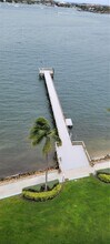 3040 Lake Shore Dr in Riviera Beach, FL - Building Photo - Building Photo