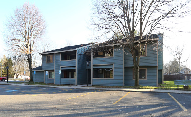 Bradley Place Apartments in Phoenix, NY - Building Photo - Building Photo