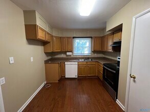 2604 Thornhill Rd NW in Huntsville, AL - Building Photo - Building Photo