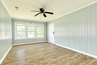 302 W 8th St in Freeport, TX - Building Photo - Building Photo