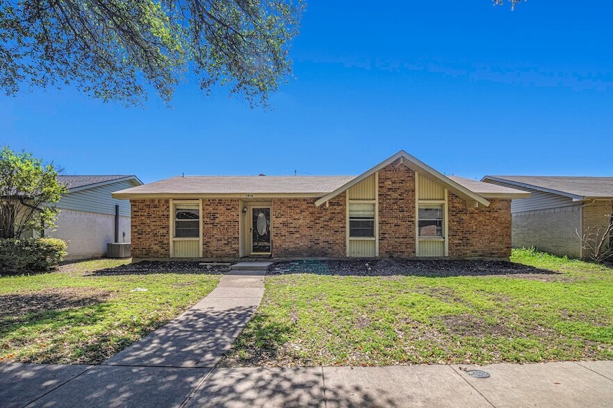 1814 Addington Dr in Carrollton, TX - Building Photo
