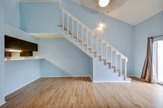 10527 Perrin Beitel in San Antonio, TX - Foto de edificio - Building Photo