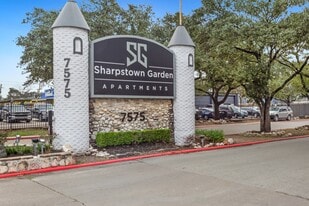Sharpstown Garden in Houston, TX - Building Photo