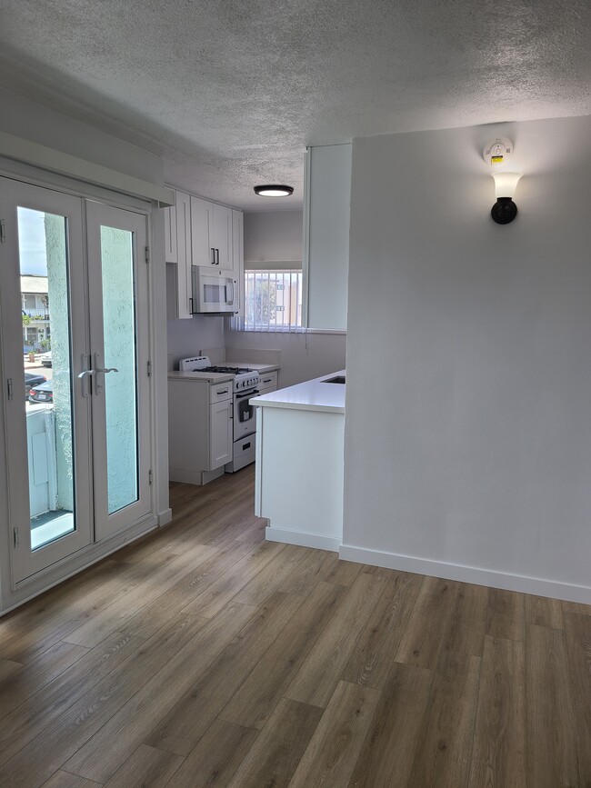 2026 Hermosa Ave in Hermosa Beach, CA - Building Photo - Building Photo