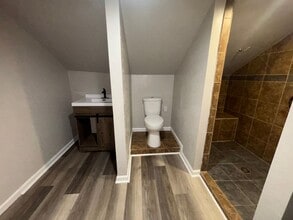 203 W Magnolia St in Versailles, MO - Building Photo - Building Photo