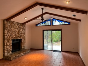 501 SW 75th Terrace in Gainesville, FL - Foto de edificio - Building Photo