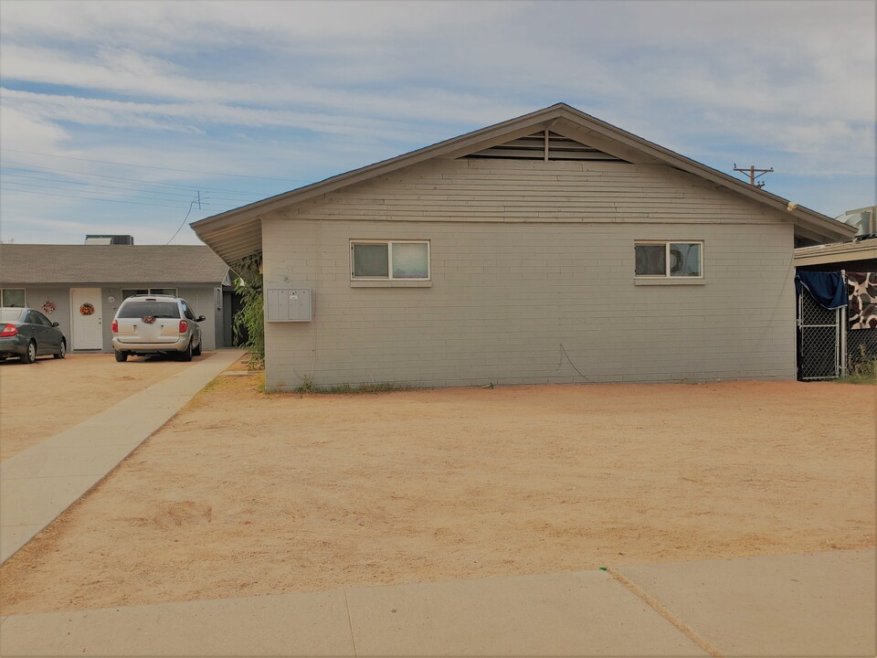 4819 E Willetta St in Phoenix, AZ - Building Photo