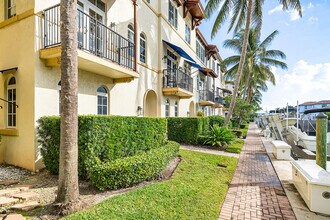 824 Virginia Gardens Dr in Boynton Beach, FL - Building Photo - Building Photo