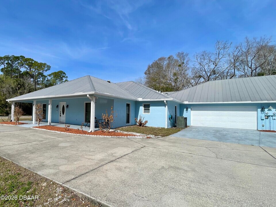 945 McDonald Rd in Port Orange, FL - Building Photo
