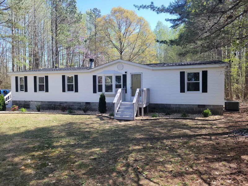 1473 Chestnut Grv Ln in Heathsville, VA - Building Photo