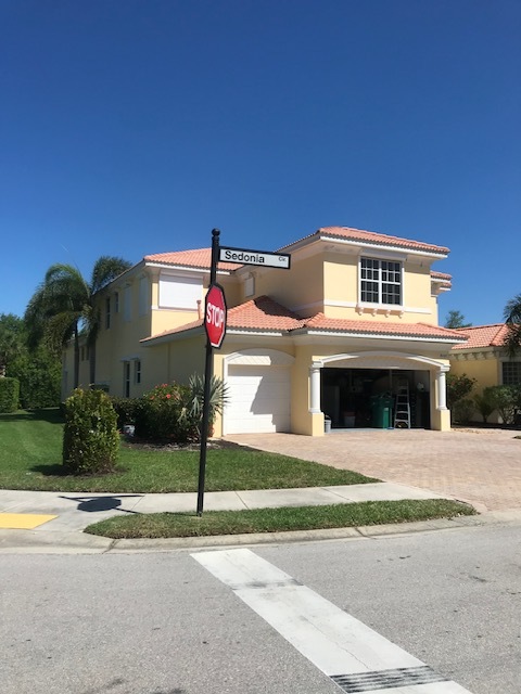 8407 Sedonia Cir in Ft. Myers, FL - Foto de edificio