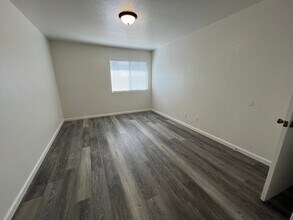 8240 Summer Falls Cir in Sacramento, CA - Foto de edificio - Building Photo