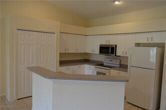 1325 SE 8th Ave in Cape Coral, FL - Building Photo - Building Photo