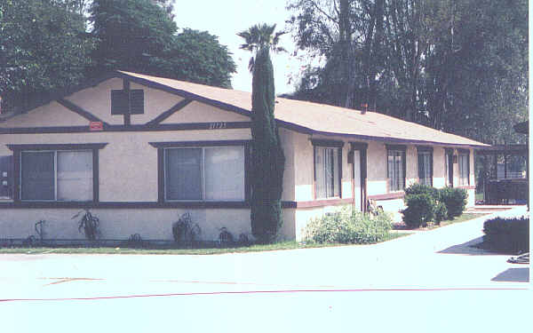 21723-21725 Dracaea Ave in Moreno Valley, CA - Building Photo - Building Photo