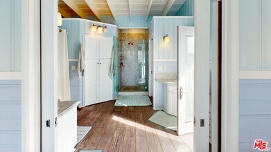 24528 Malibu Rd in Malibu, CA - Building Photo - Building Photo
