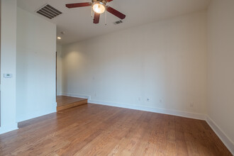 8110 Ranch Rd 2222 in Austin, TX - Building Photo - Building Photo