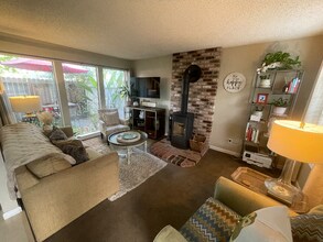 8368 Windmill Farms Dr in Cotati, CA - Building Photo - Building Photo