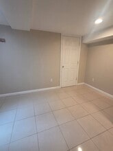 1 Melrick Ct in Westbury, NY - Building Photo - Building Photo