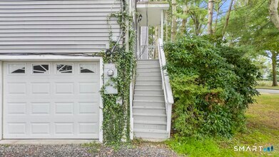 815 S Pine Creek Rd in Fairfield, CT - Building Photo - Building Photo