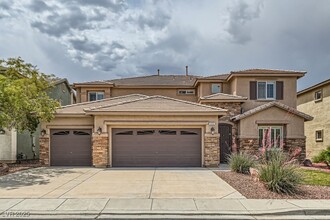 333 Shimmering Moon St in Henderson, NV - Foto de edificio - Building Photo