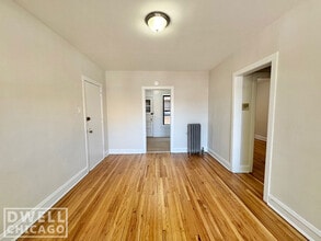 3302 W Schubert Ave, Unit 1E in Chicago, IL - Building Photo - Building Photo