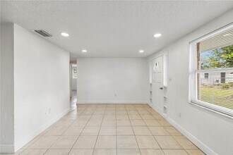 10803 Hyssop St in Port Richey, FL - Building Photo - Building Photo